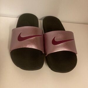 NWOT Nike Slides